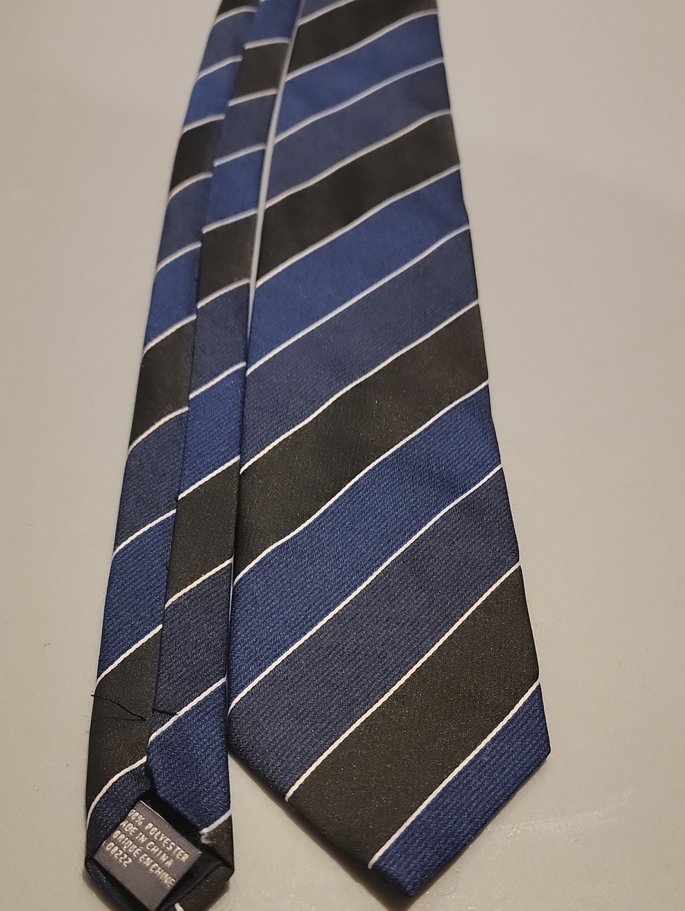 ⭐️ Striped Blue and Black Men's Vintage Tie